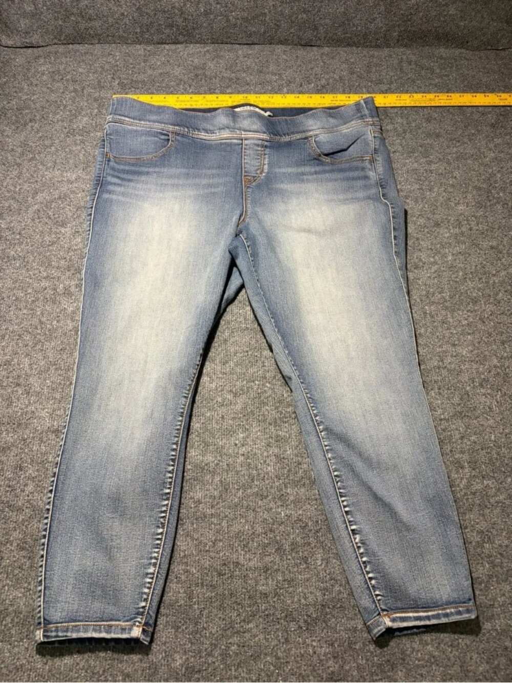 Torrid Light Wash Cropped Stretch Jeans Women's Size 2 Ankle Denim
